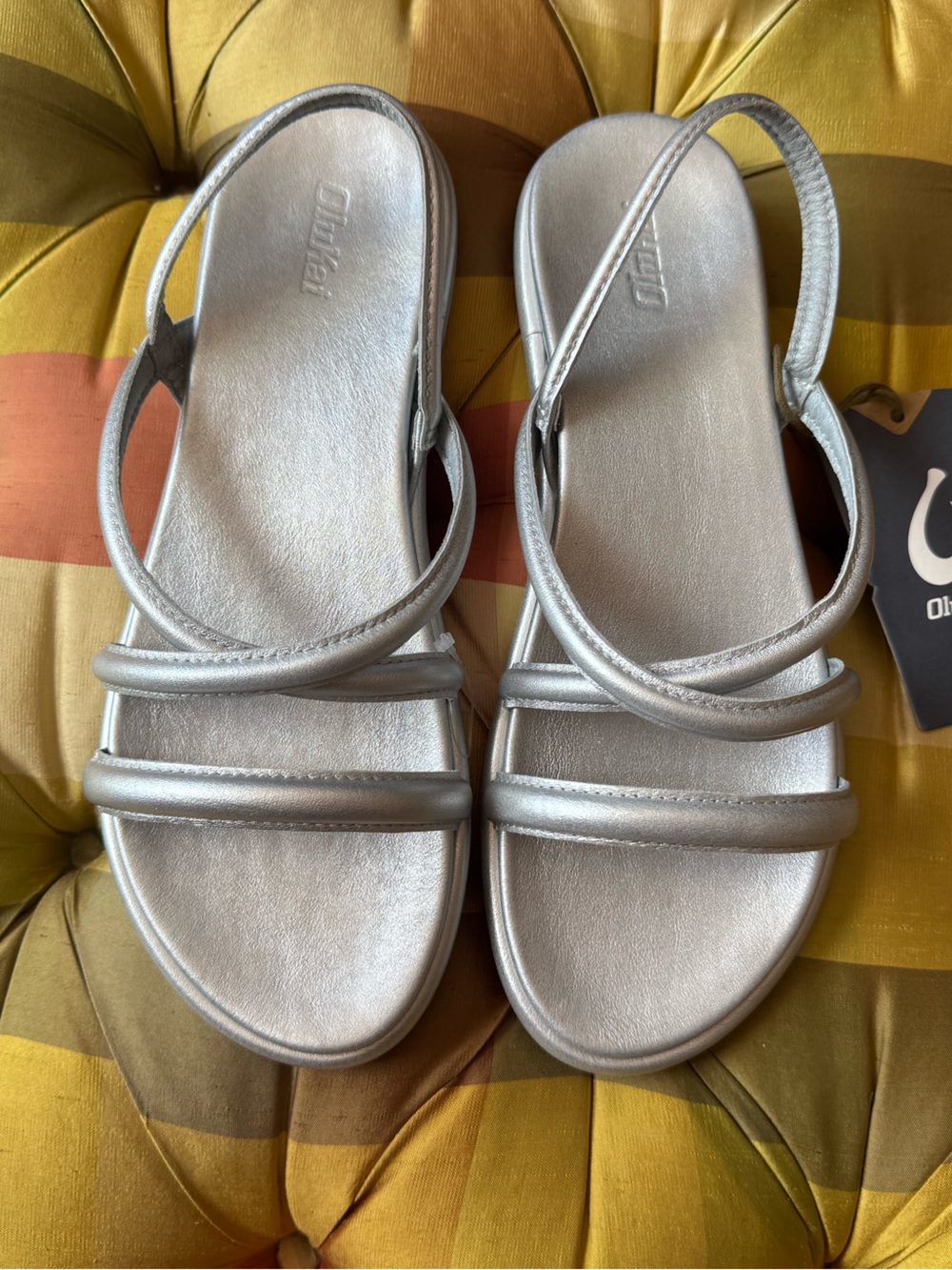 OluKai TIARE STRAPPY SILVER - WOMENS SIZE 10 New with tags $130 - Picture 2 of 7